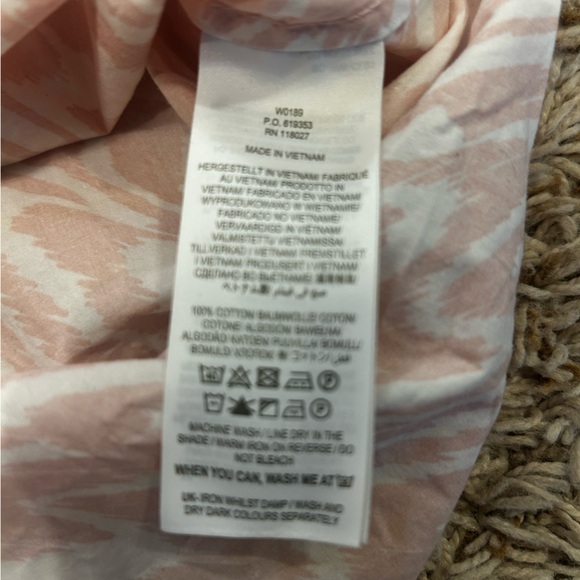 Boden Classic Patterned Button Down. - Picture 3 of 3